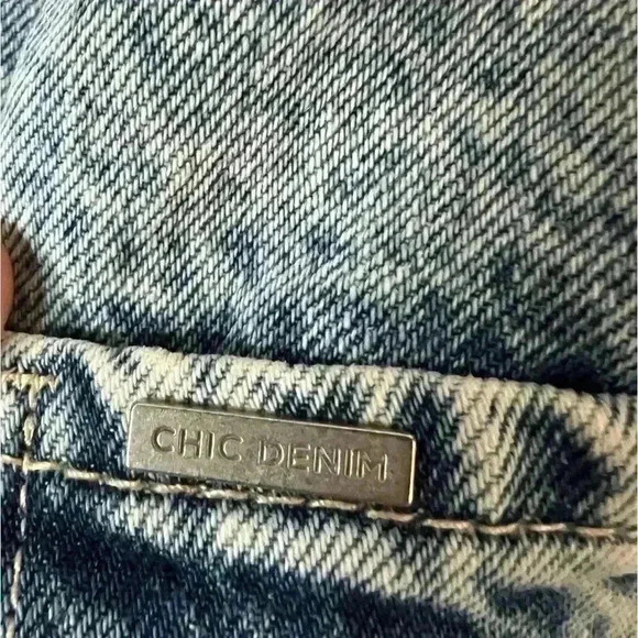 Like New! City Chic Medium Wash Jean Denim Overalls 18 Plus Size Summer Shorts - Picture 9 of 9